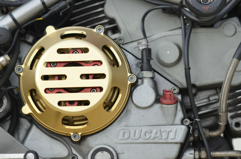 Illustration for article titled Dry Clutch (Now with more pictures)
